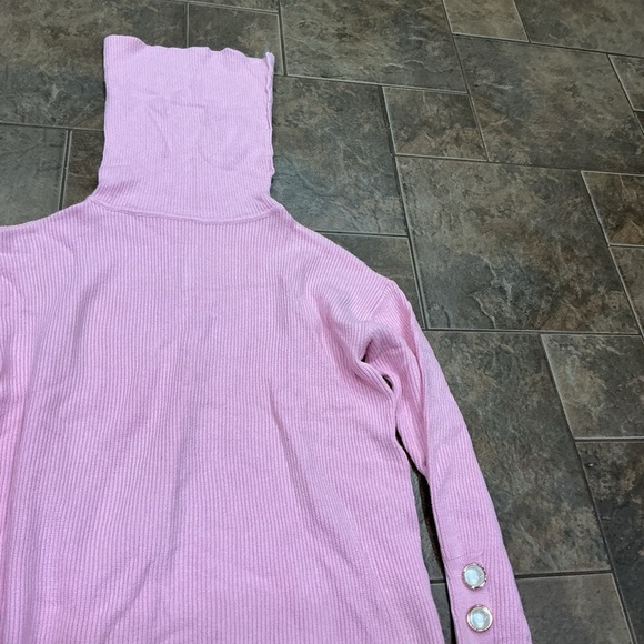 💥Any 2 for $20💥 Pink Turtleneck Sweater - Picture 3 of 4